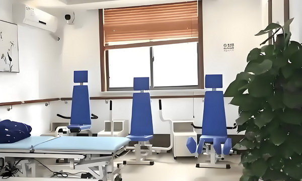 深圳户口大学生申请条件_新华社消息｜泰国代理总理28日赴马讨论泰柬边境问题 中央景相与水映花园花草